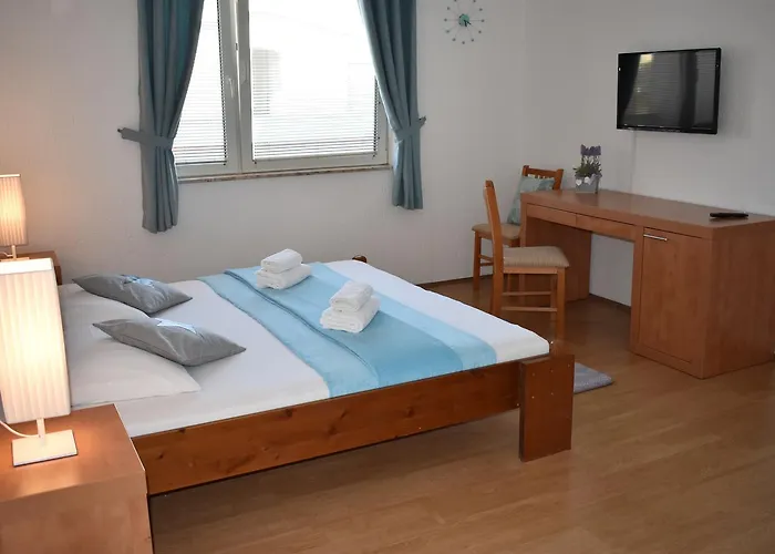Apartments Zara *