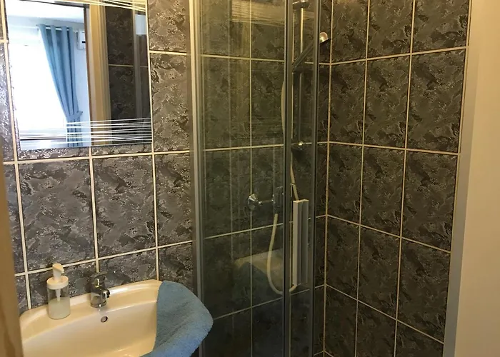 Apartments Zara דירה