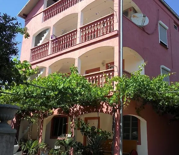 Apartments Zara זאדאר