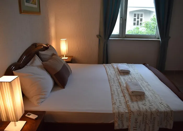 Apartments Zara شقة *