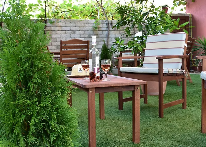 Apartments Zara דירה