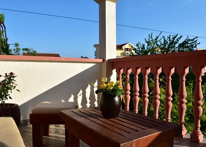 Apartments Zara דירה זאדאר